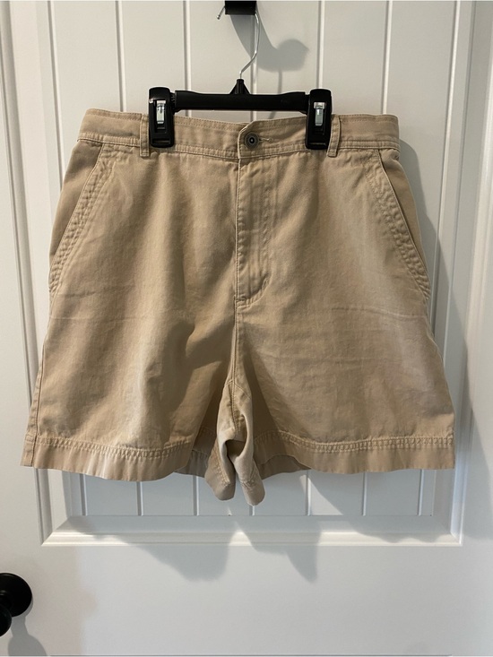 Liz Claiborne Pants - Liz Claiborne Women’s Flat-Front Chino Shorts in Khaki